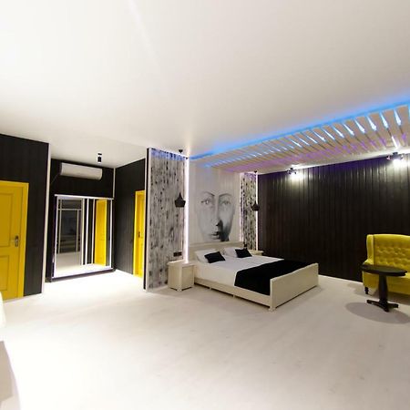 Captain Black Hotel Pizunda Ngoại thất bức ảnh