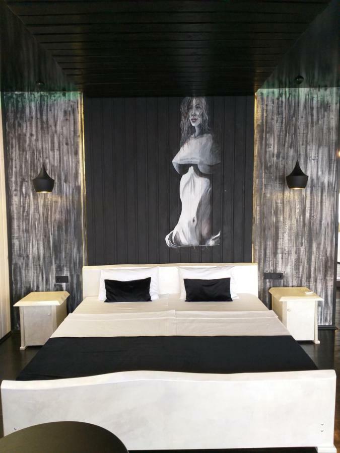 Captain Black Hotel Pizunda Ngoại thất bức ảnh