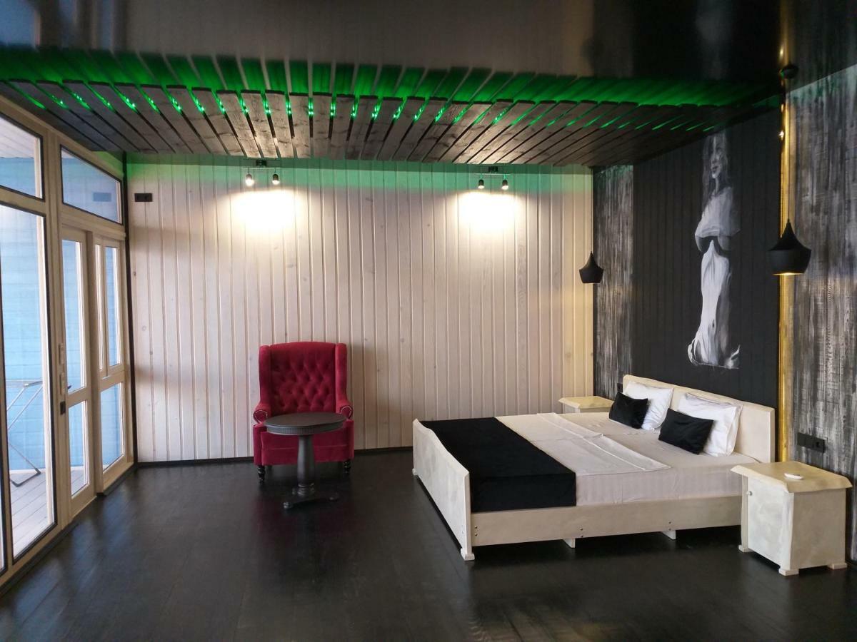 Captain Black Hotel Pizunda Ngoại thất bức ảnh